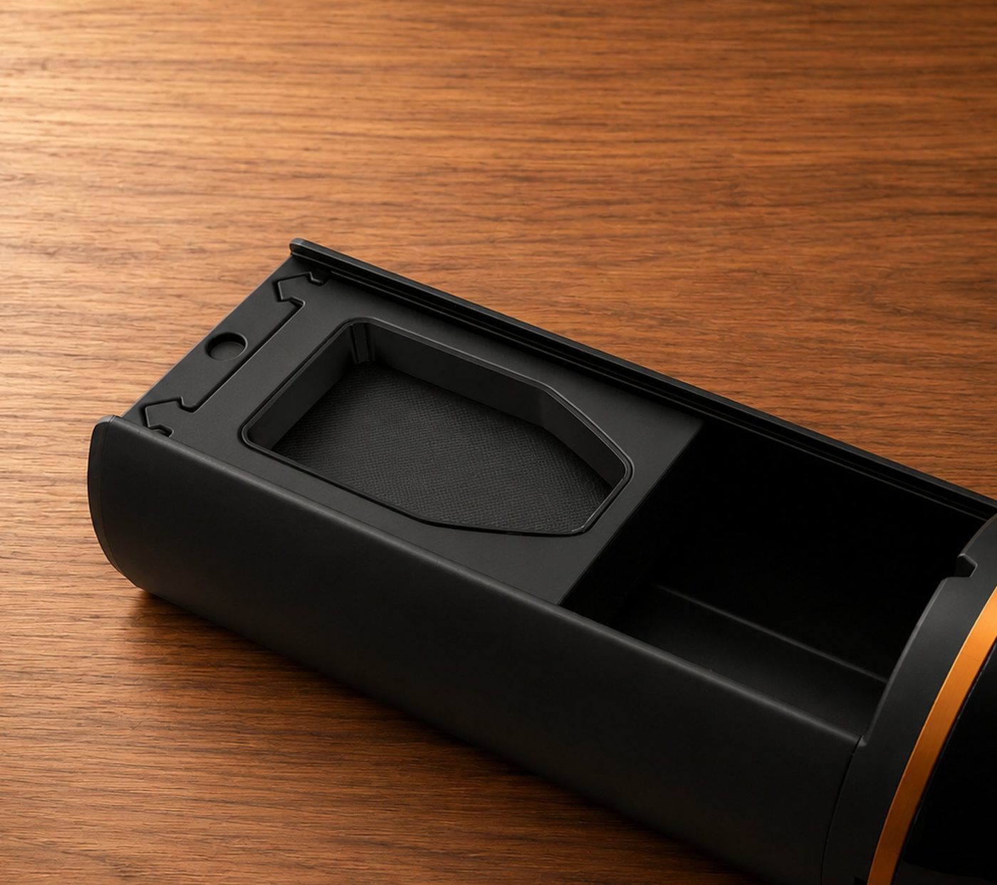 Compartimento oculto de Luke con el insert a medida para hardware wallet Ledger o Trezor